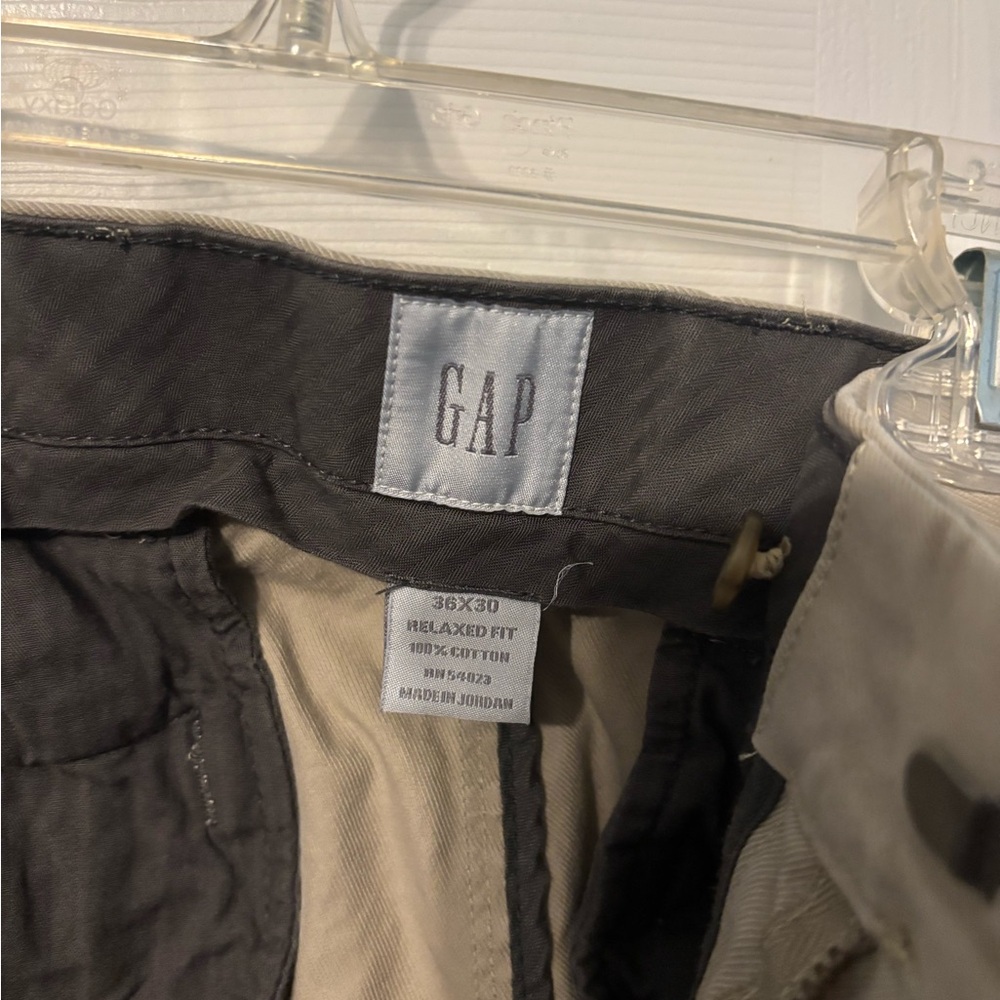 GAP Men's Relaxed Fit Pants
